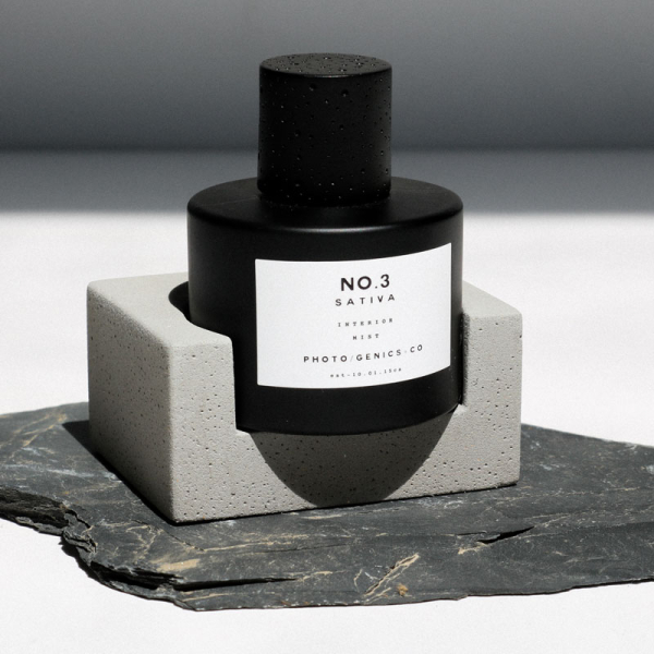 Photo-Genics Raumduft Interior Mist NO3 Sativa, style