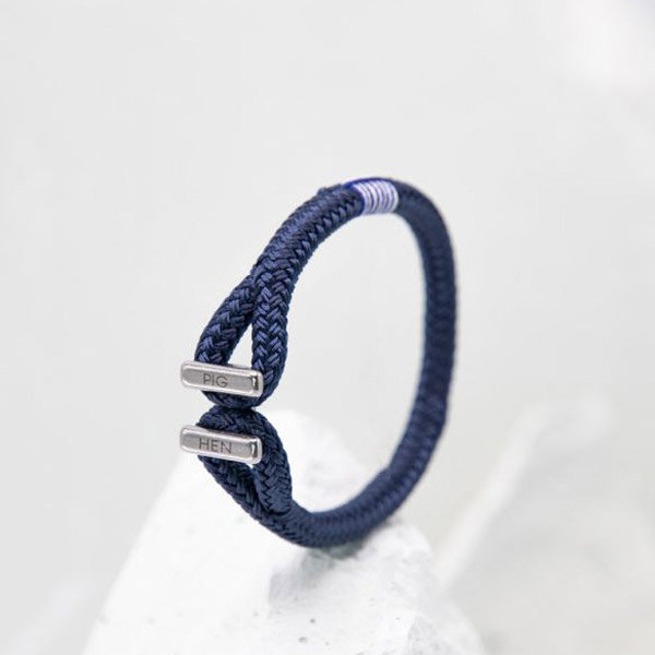 Pig & Hen Armband Icy Ike mit Schackelverschluss, geflochtenes Nylon, navy, top
