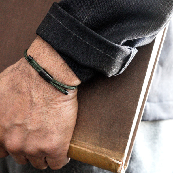 Pig& Hen, bracelet Little Lewis army  green, braided nylon, closure shackle, front, army-black, style solo