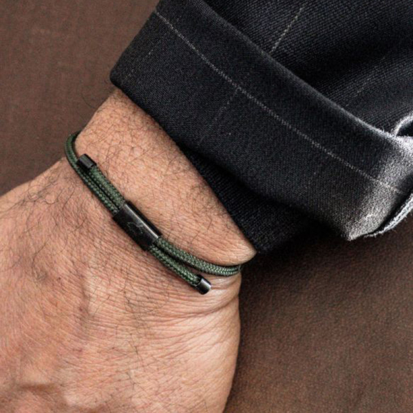 Pig& Hen, bracelet Little Lewis army green, braided nylon, closure shackle, front, black-black, style