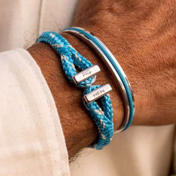 Pig & Hen Armband Icy Ike mit Schackelverschluss, geflochtenes Nylon, light blue-ivory, top