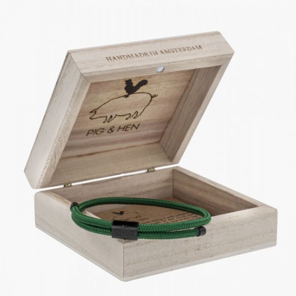 Pig& Hen, bracelet Little Lewis jungle green, braided nylon, closure shackle, front, black-black, giftbox wood