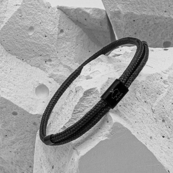 Pig&Hen, Armband Little Lewis, Segeltau schwarz, Verschluß schwarz, style
