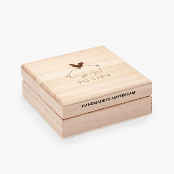 Pig&Hen, Armband Little Lewis, Segeltau navy-sand, Verschluß silber, Holz Geschnkbox