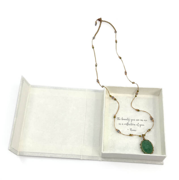 Sharing Kurze Halskette green Strawberry Quarz, Geschenkbox, geöffnet