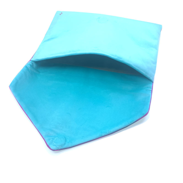 Sorbet Island, Velvet Envelope Bag, Unterarm Clutch türkis, Stickerei neon pink Amore, offen