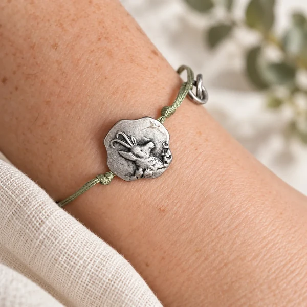S Punkt Spangemacher Kordelarmband mit Hirschemblem, grün, style, Hintergrund KI-Visualisierung