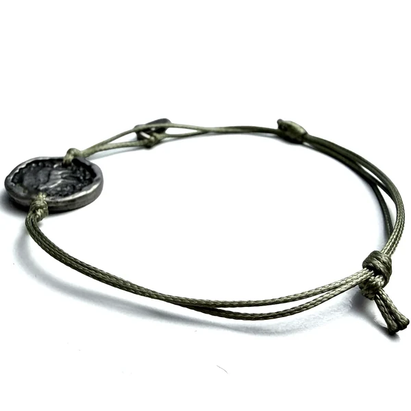 Verstellbares grünes Kordelarmband von S Punkt Spangemacher mit Hirsch-Medaillon