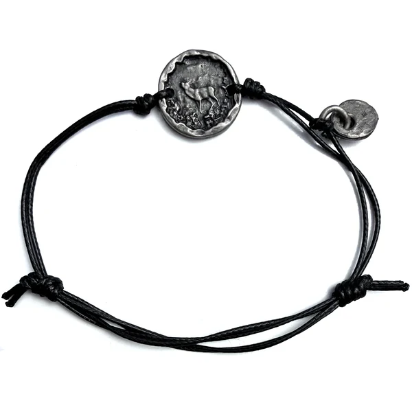 S Punkt Spangemacher schwarzes Kordelarmband mit rundem Hirschemblem