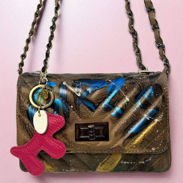 rixi Gronau Bag Charm TaschenanhaengerWoofy Leder pink style