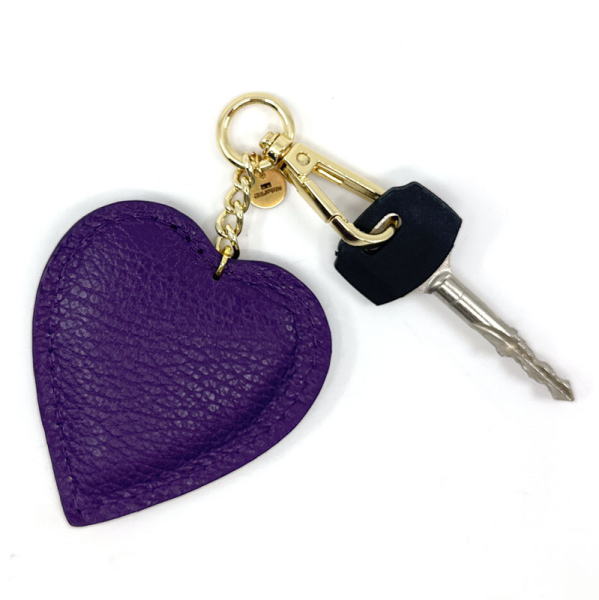 Trixi Gronau leather key fob Coeur purple front