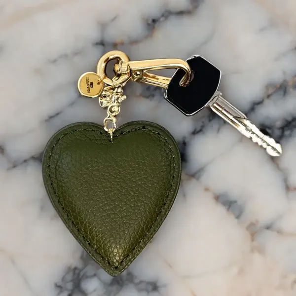 Trixi Gronau leather key fob Coeur khaki style desk