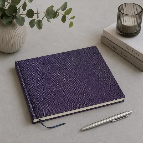 Nane, A4 Gästebuch, Echsen-Prägung lila, Trixi Gronau, style