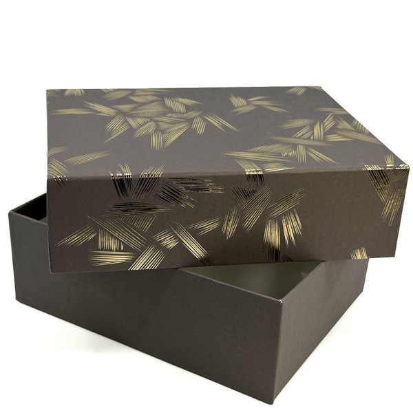 Geschenkbox Festiva taupe, Heißfolienprägung gold, offen