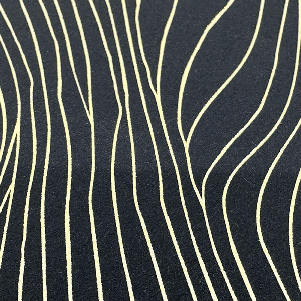 Geschenkumschlag Flow schwarz mit gold Heißfolienprägung, detail