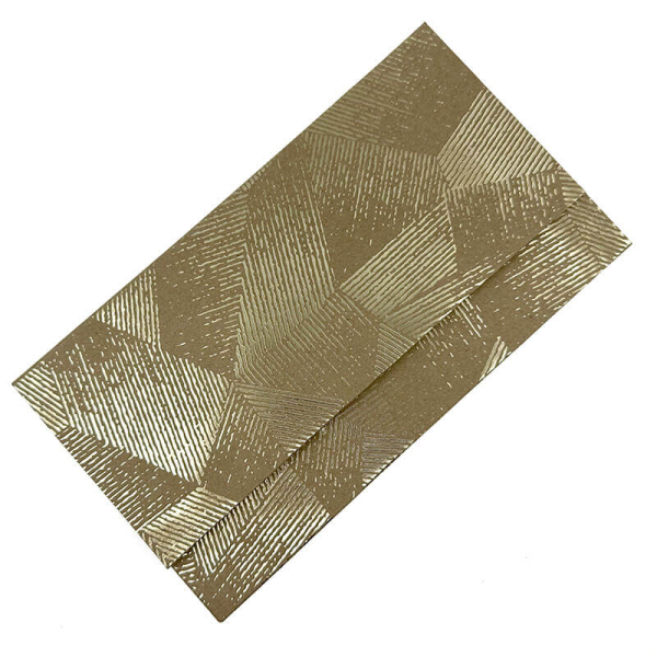 Geschenkumschlag Vance natur mit gold Heißfolienprägung, offen mit Karte