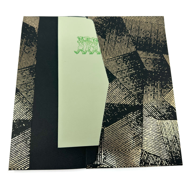 Geschenkumschlag Vance schwarz mit gold Heißfolienprägung, offen