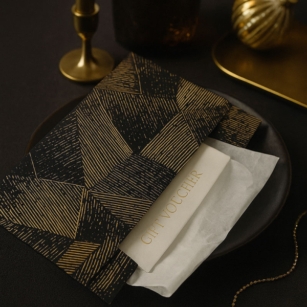 Geschenkumschlag Vance schwarz mit gold Heißfolienprägung, style