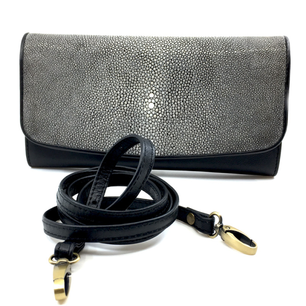 Zawadi Clutch Mary stingray black, with strap