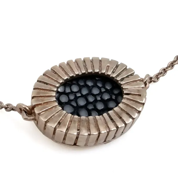 a cuckoo moment bracelet Lipsy, Rosegold, Stingray black, detail stingray