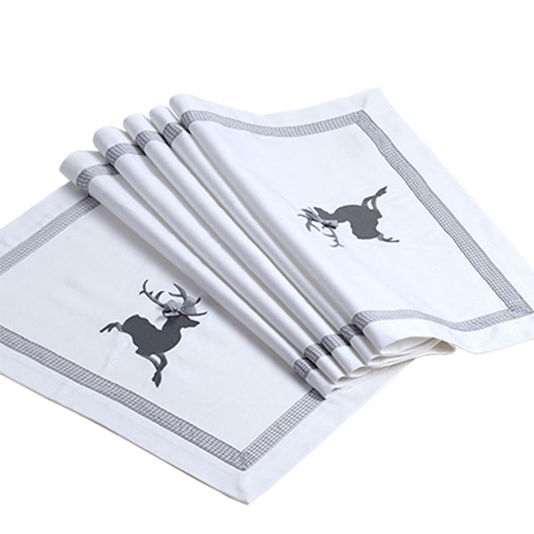 Table runner, embroidered table decoration, Louis & Louisa