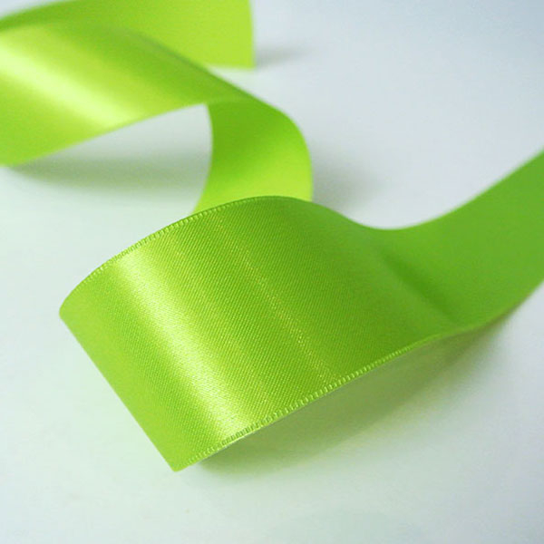 FINE SATIN Geschenkband, Material Satin  Farbe frühlingsgrün Breite 40 mm Ausstattung ohne Draht